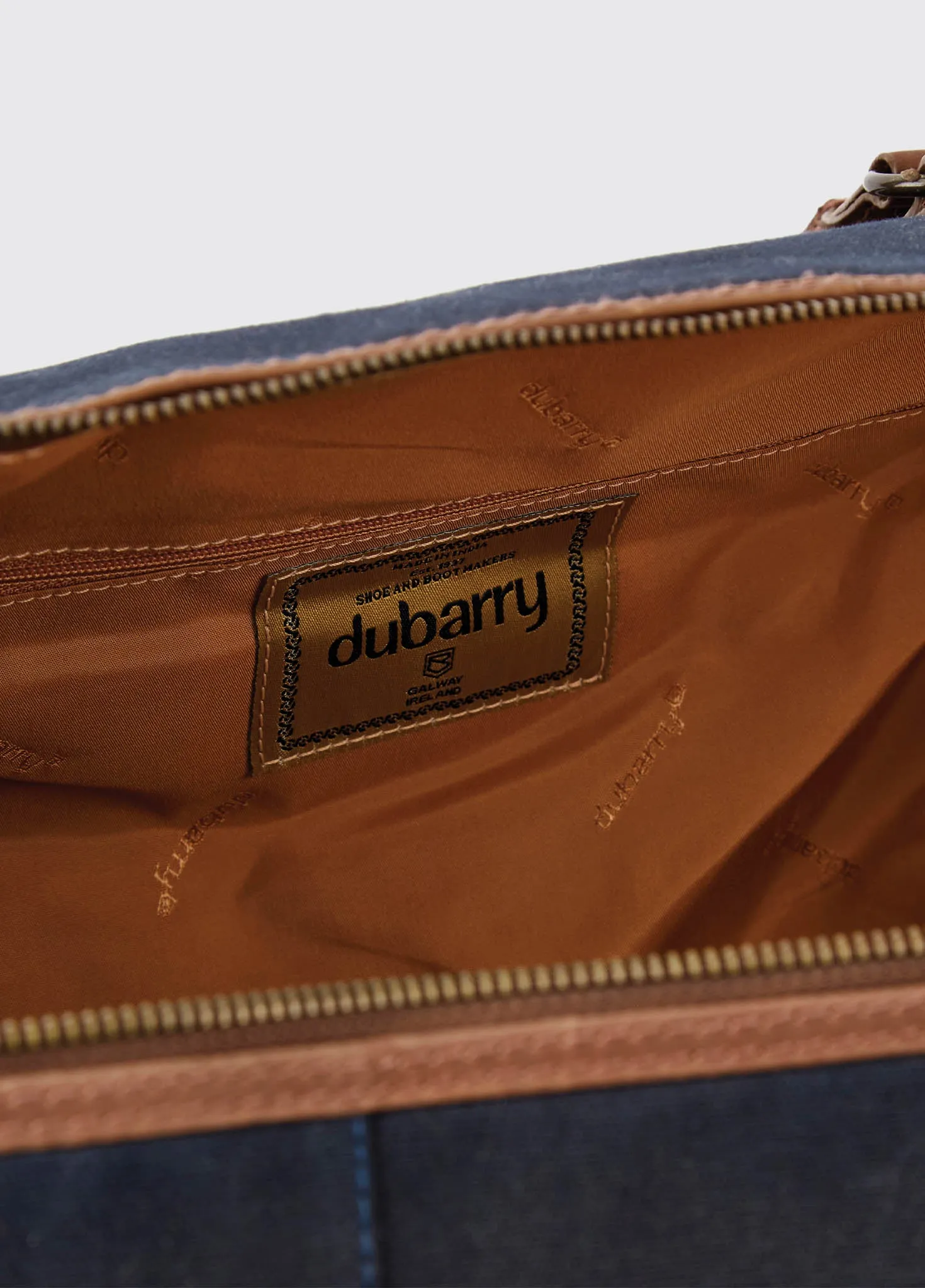 Brittas Wax Holdall - Navy